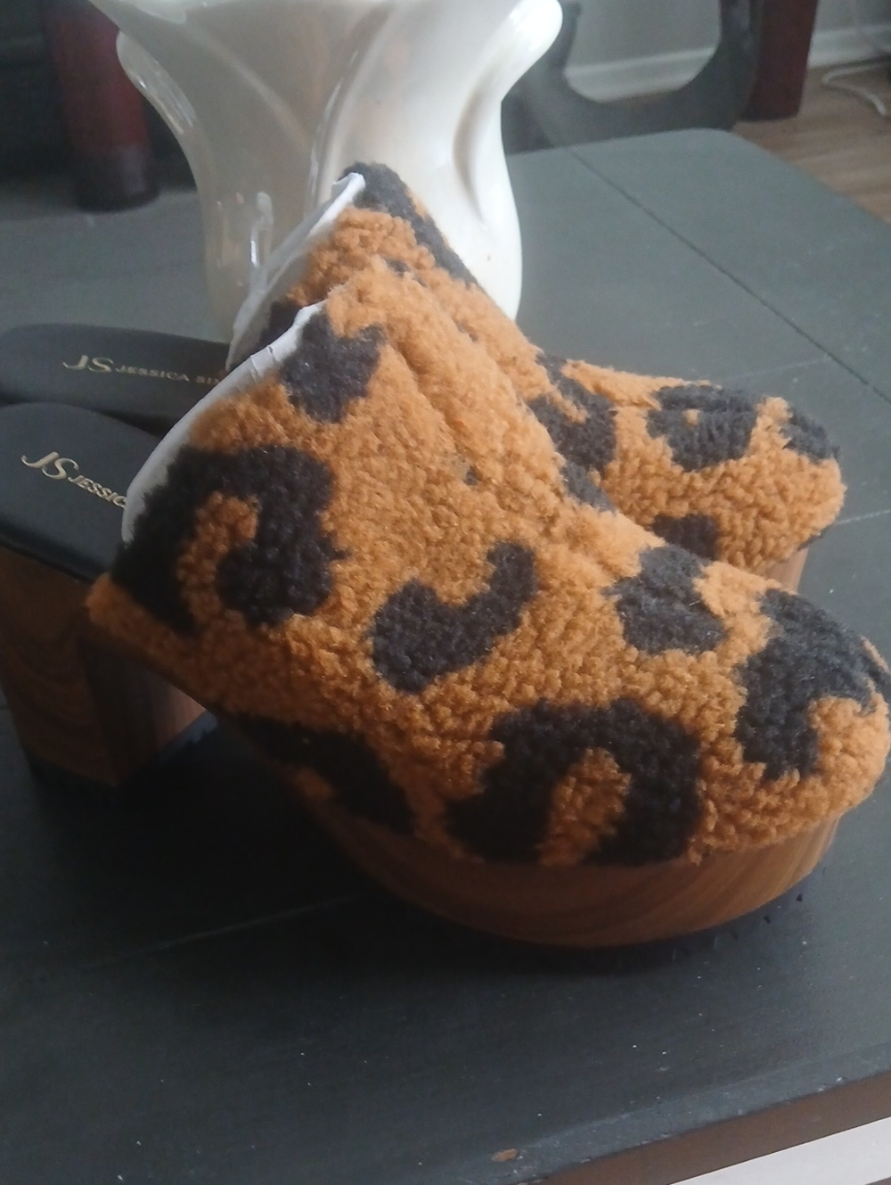 🆕️Jessica Simpson Tyvah Clogs